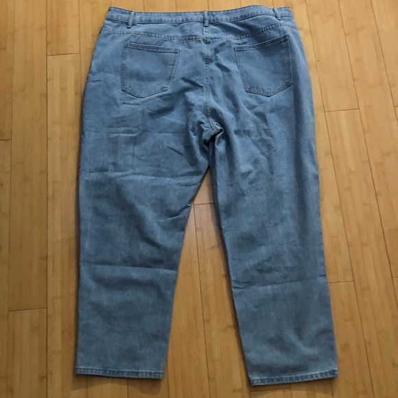 SHEIN Plus Bleach Wash Destroyed Ripped Jeans - Picture 3 of 3